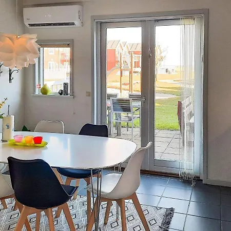6 Person In Hadsund-by Traum